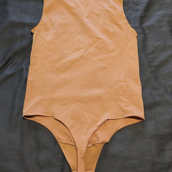 ARITZIA BABATON SEAMLESS CONTOUR SLEEVELESS BODYSUIT BRAND NEW! SIZE XS - Picture 6 of 7